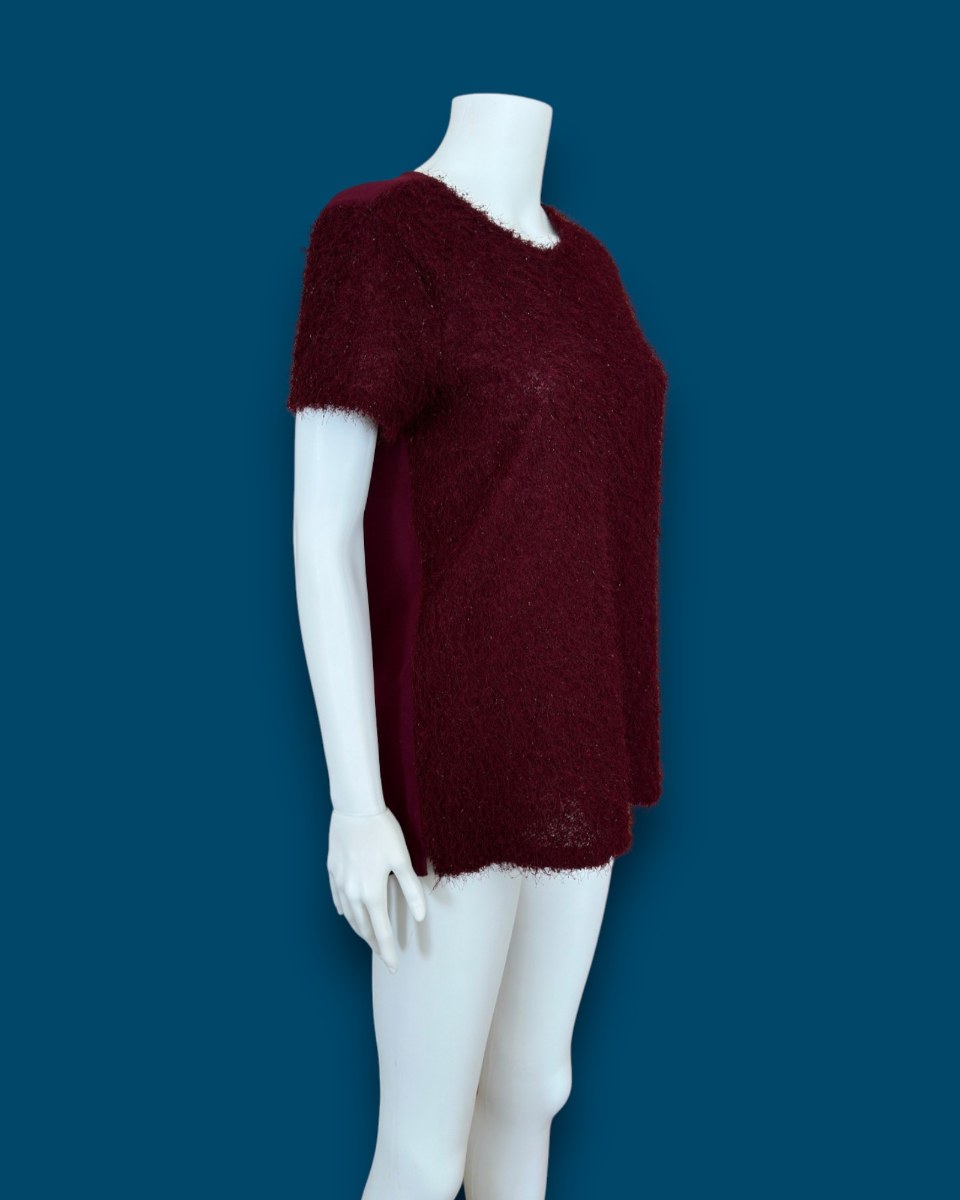 Bordo Tüylü Bluz — Simli, Kısa Kollu, Arkası Düğmeli